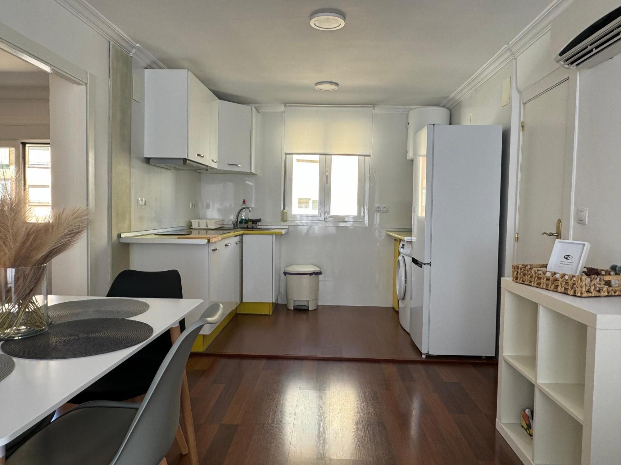 Alarcon En Zona Av Espana - Hospital Apartment *